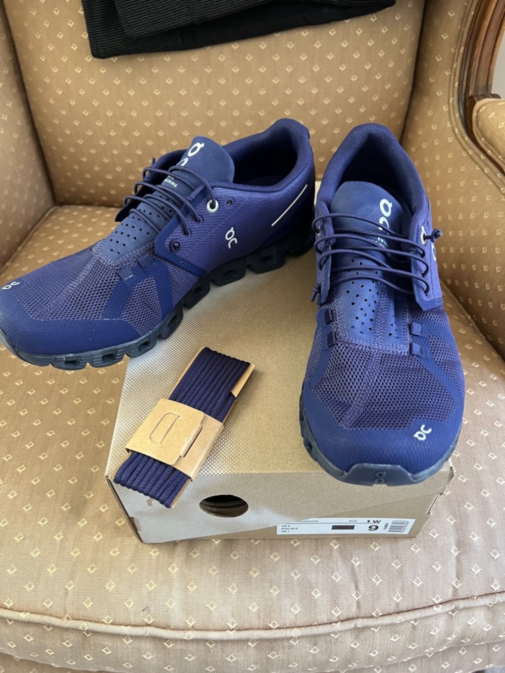 On Running Cloud Monochrome Women’s Running Shoes - Dark Purple Acai 9 NEW NIB